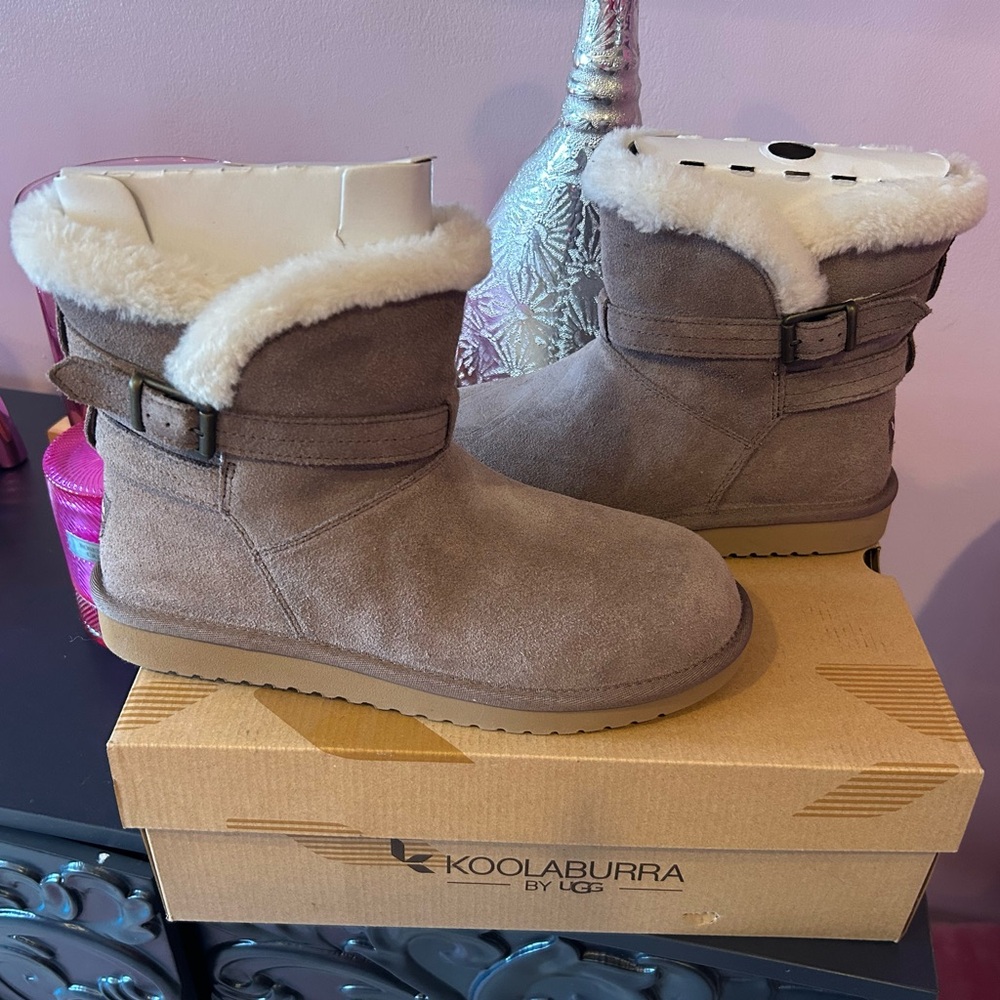 Brand new in box Koolaburra by Ugg Women’s size 9